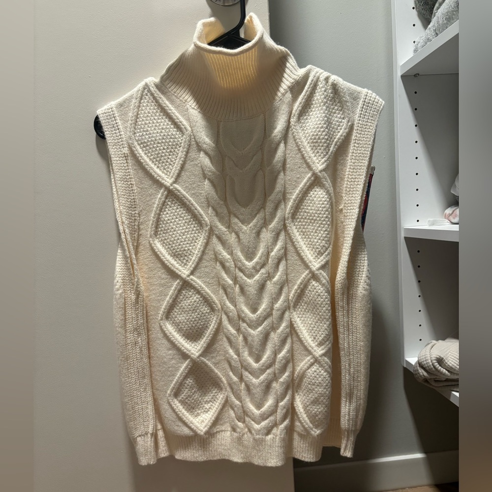 Sleeveless Turtleneck